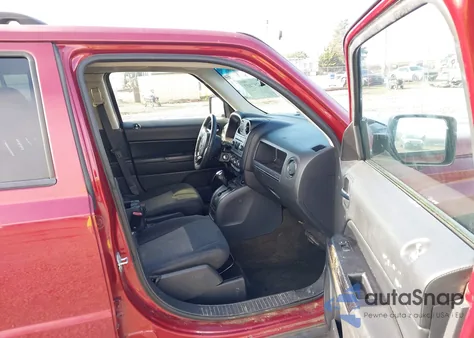 2016 Jeep Patriot Latitude z USA, uszkodzony, nr VIN 1C4NJRFB4GD646189